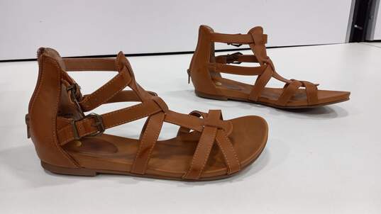 Dressbarn Mikki Gladiator Style Sandals Size 8 image number 2