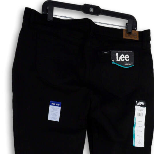 NWT Womens Black Dark Wash Regular Fit Pockets Denim Bootcut Jeans Size 18M image number 4