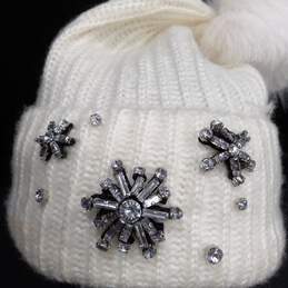 Victoria's Secret Snowflake Sparkle Pom-Pom Hat NWT alternative image