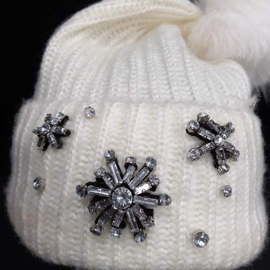 Victoria's Secret Snowflake Sparkle Pom-Pom Hat NWT image number 2