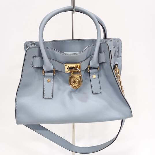 spisekammer Hoved angst Buy the Michael Kors Blue Shoulder Tote Style Handbag Purse | GoodwillFinds