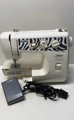 Brother ls2300prw Limited Edition Project Runway Sewing Machine