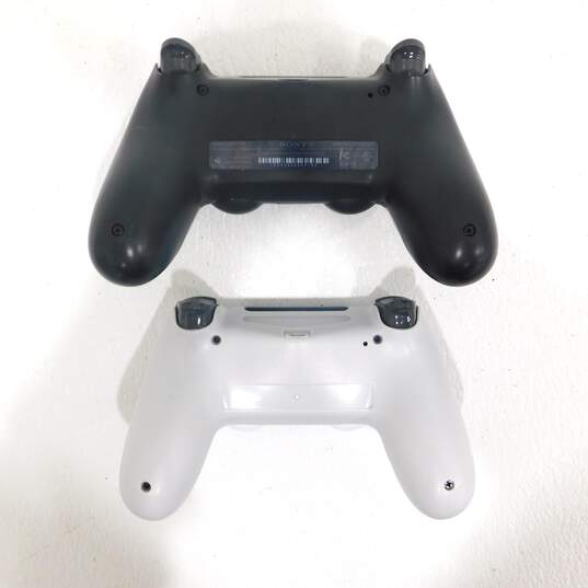 4 Sony Dualshock 4 Controllers image number 9