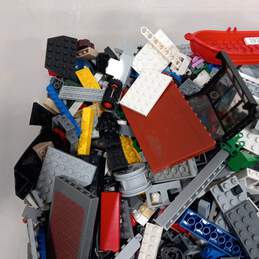 8.6lbs Lot of Assorted Lego Building Bricks