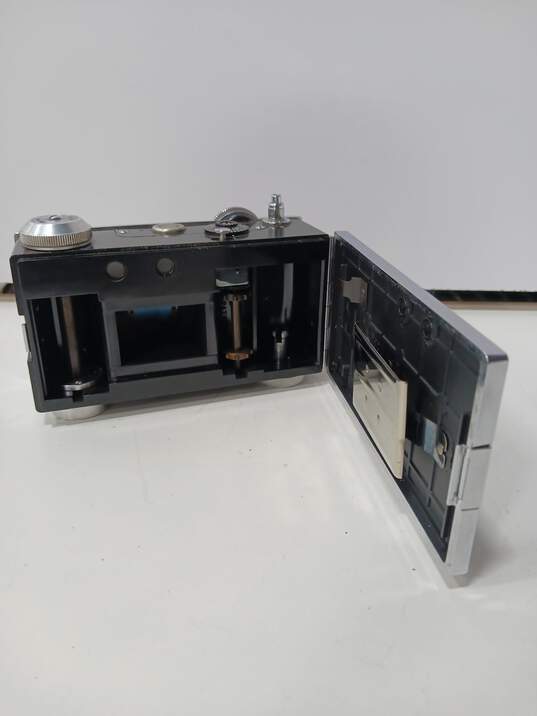 Argus C3 Rangefinder Film Camera w/ Case image number 5