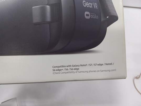 Samsung Gear VR Smartphone Headset image number 3