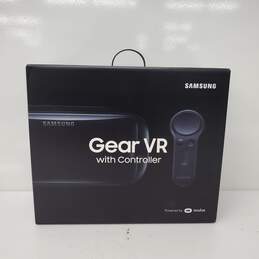 Samsung Gear VR with Controller / NEW OPEN BOX