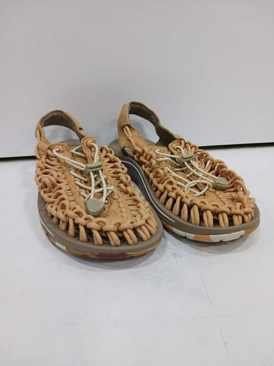 Keen Brown Woven Sandals Women's Size 8 image number 1