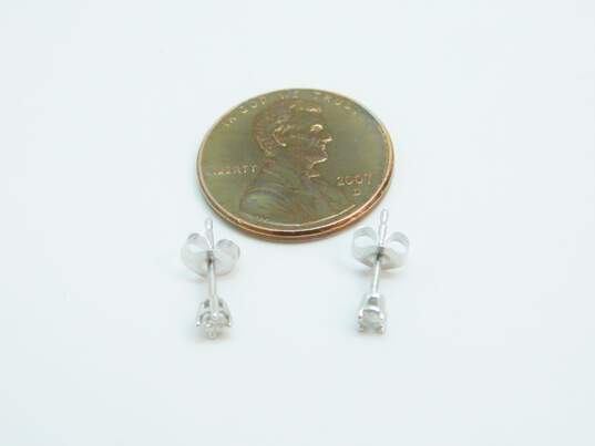 14k White Gold 0.12CTTW Diamond Stud Earrings 0.4g image number 6