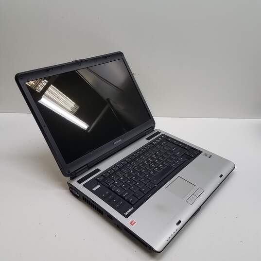 Toshiba Satellite A135-S2386 15.4-inch (No HDD) image number 4