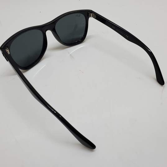 Black Ray-Ban Sunglasses image number 3