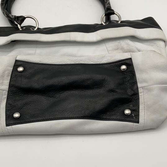 Womens White Black Leather Foldable Inner Pockets Studded Shoulder Bag image number 3