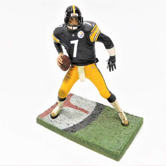 2005 McFarlane Ben Roethlisberger Steelers NFL Football Figure image number 1