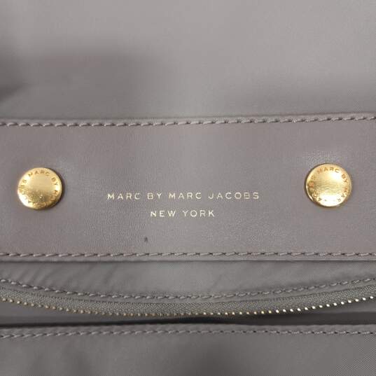 Women's Brownish Gray Marc by Marc Jacobs Taupe Nylon Purse image number 3