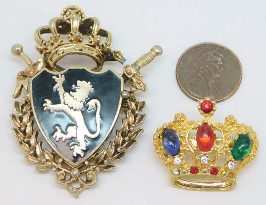 VNTG Gold Tone Jelly Belly Crown & Enamel Shield Brooches image number 9