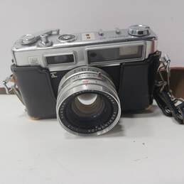 Gray & Black Vintage Yashica Minister-D Rangefinder 35mm Camera