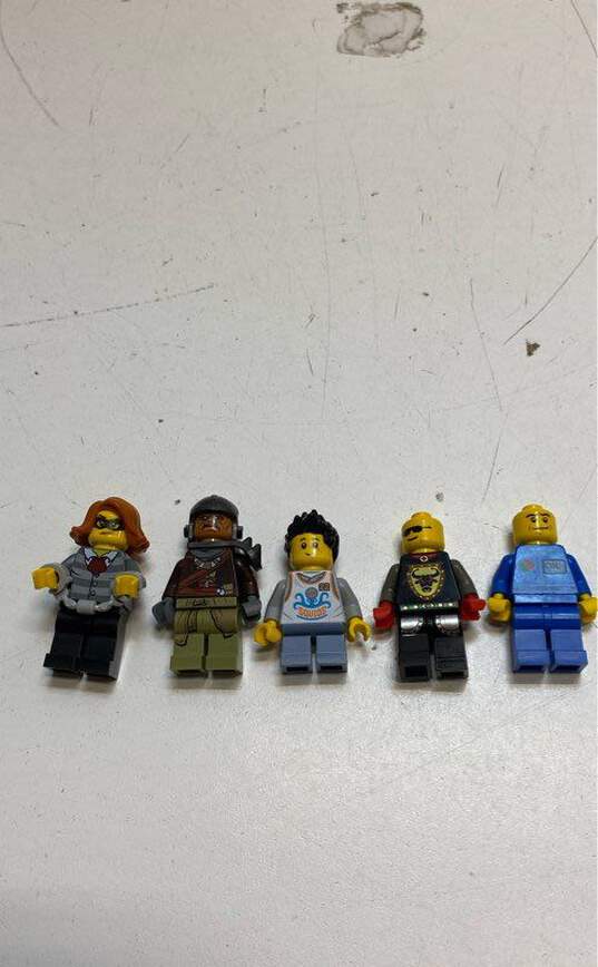 Mixed Themed Lego Minifigures Bundle (Set Of 30) image number 7