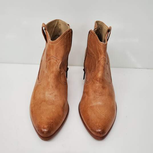 FRYE WM's Tan Reina's Camel Leather Booties Size 8M image number 1
