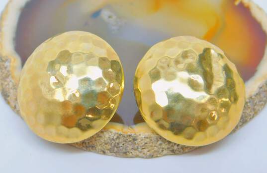 14K Yellow Gold Hammered Dome Clip Earrings 3.4g image number 2