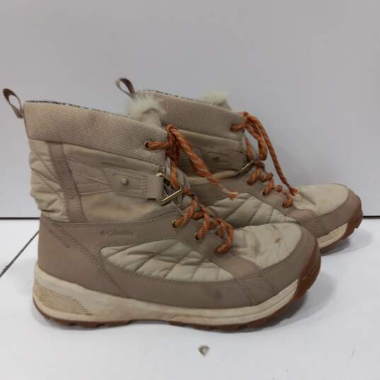 Columbia Women's Beige Snow Boots Size 9 image number 4