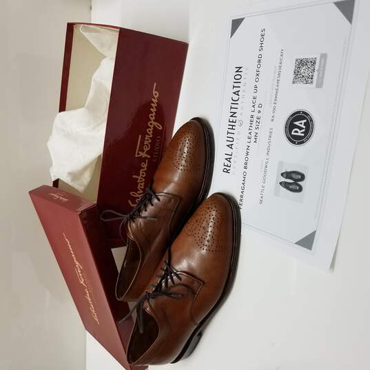 AUTHENTICATED Ferragamo Brown Leather Lace Up Oxford Shoes Mens Size 9 image number 1