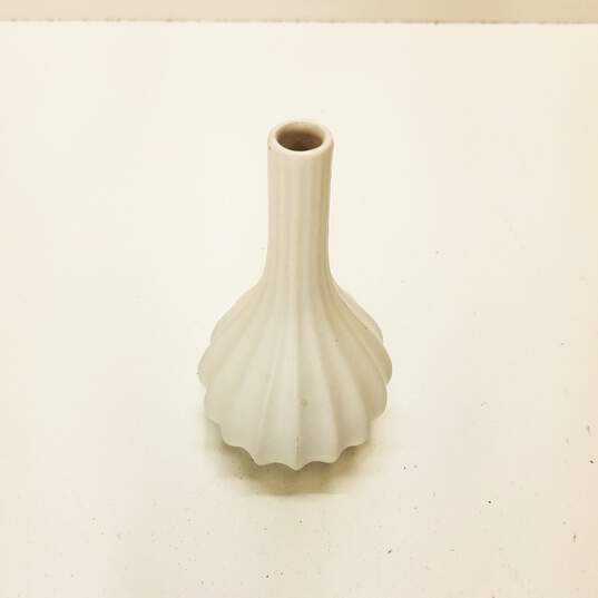 Jonathan Adler Designer Matte White Ceramic 6.5 in. Garlic Bulb Bud VaseVase image number 2