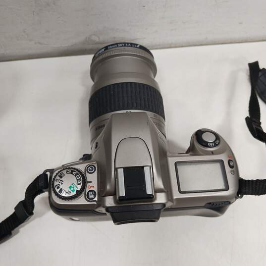 Nikon F65 35mm Film SLR Camera & Lens Bundle image number 3