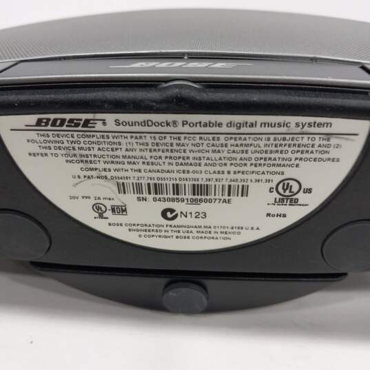 Bose SoundDock Portable Digital Music System image number 8