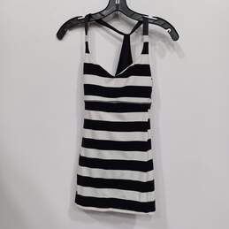 Lululemon Women's Black & White Striped Athletic Yoga Pullover Tank Size 8