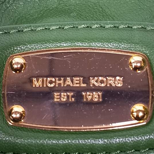 Michael Kors Green Leather Shoulder Bag image number 7
