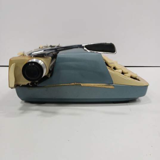Smith-Corona Vintage Typewriter In Case image number 4