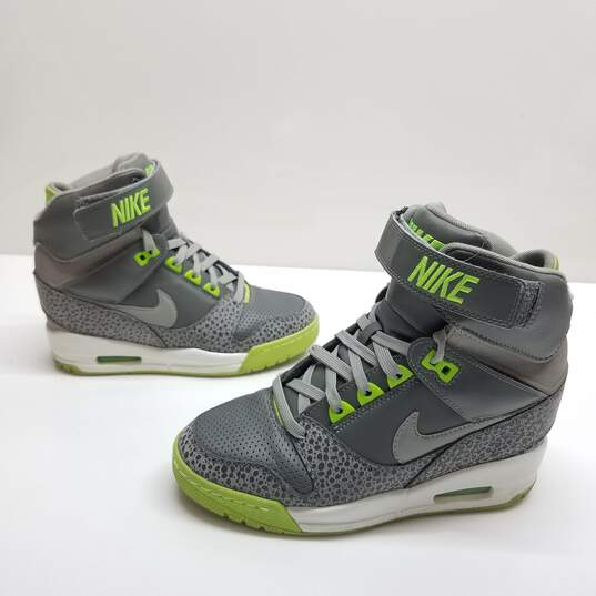 2013 WMNS NIKE AIR REVOLUTION SKY HIGH 599410-002 SIZE 6 image number 1