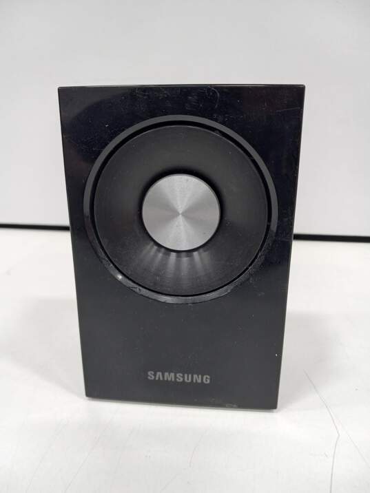 Bundle of 2 Assorted Samsung Speakers image number 5