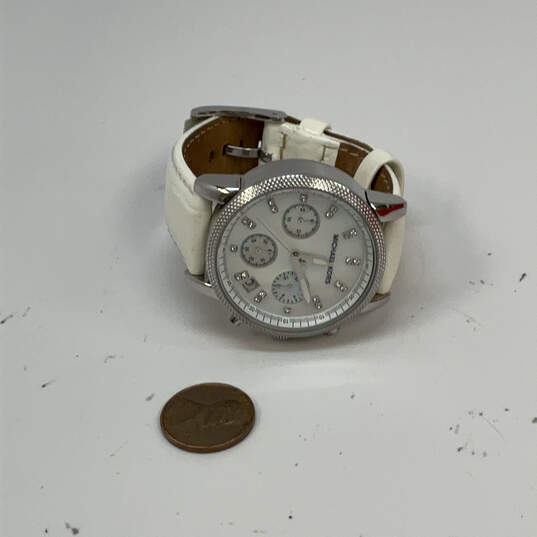 Designer Michael Kors MK-5049 Silver-Tone Stainless Steel Analog Wristwatch image number 2