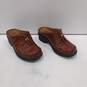 Women's Brown Leather Clog Shoes Size 7B image number 3