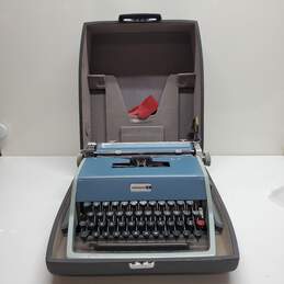Untested Vintage 1960's Olivetti Underwood 21 Portable Typewriter and Case
