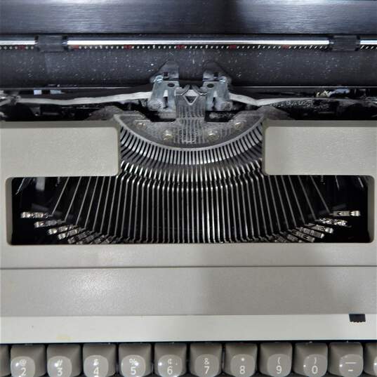 Vintage Smith Corona Enterprise XT Electric Typewriter with Hard Case image number 6