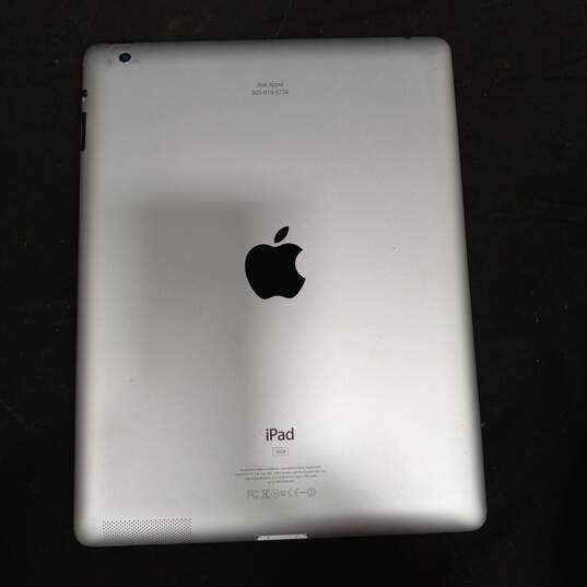 White 9.5in Ipad Tablet image number 2