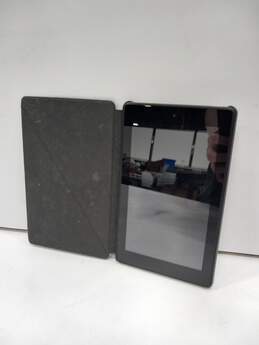 Amazon Fire 7 (7th Gen) Tablet In Gray Case