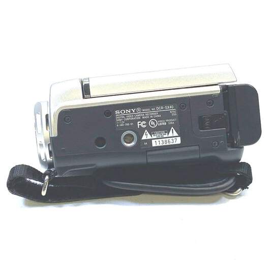 Sony Handycam DCR-SX40 4GB Camcorder image number 6