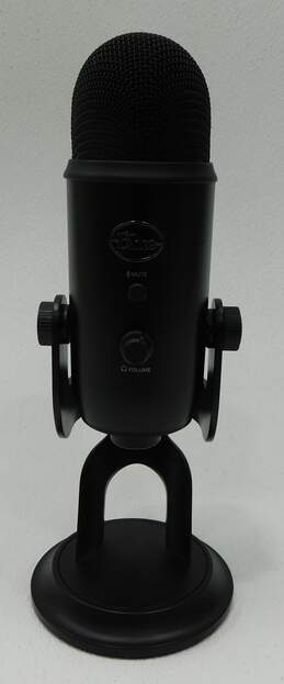 Blue Yeti USB Microphone Black 888-000322 with Stand alternative image