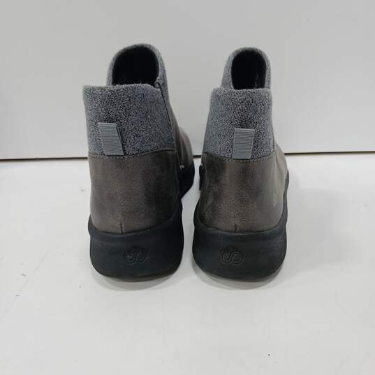 Clarks Cloudsteppers Women's Grey Side-Zip Soft Cushion Shoes Size 11 image number 3