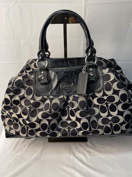Certified Authentic Coach Black/Gray Hand Bag image number 2
