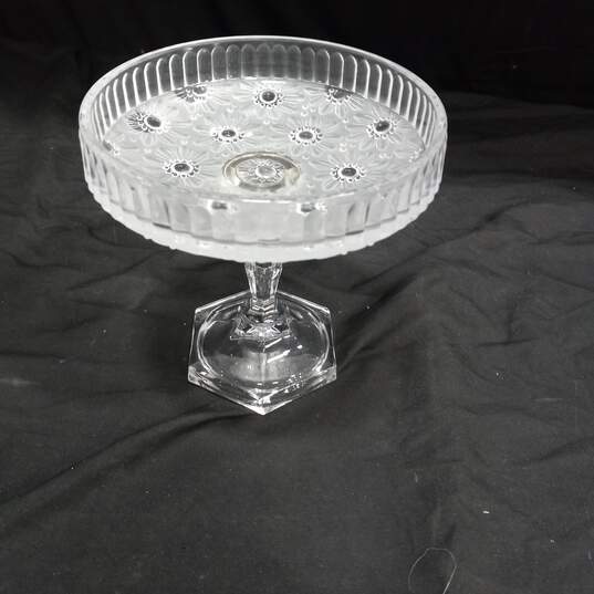 Tazza Frosted Pressed Glass Dessert Service Dish image number 1