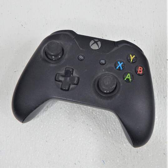 Xbox One Console w/Controller image number 9