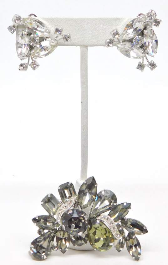 Weiss Clear & Gray Icy Rhinestone Brooch & Clip On Earrings 35.8g image number 1