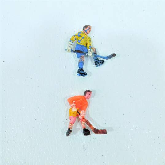 Vintage Hard Plastic American Hockey Players  Figurines image number 2