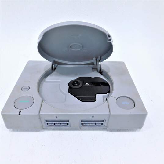 Sony PlayStation 1 image number 1