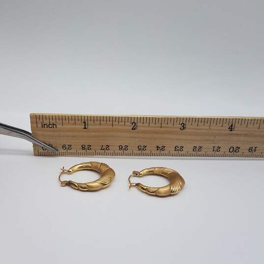 14k Gold 1 Inch Puff Hoop Earrings 2.8g image number 7