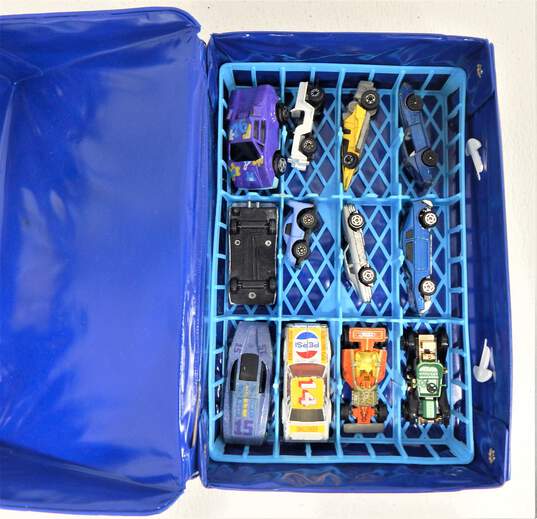Miscellaneous Die Cast Cars Hot Wheels Matchbox Portable Playsets & 24 Car Case image number 6
